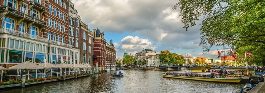 Amsterdam Travel Guide – Tourist attractions and useful tips